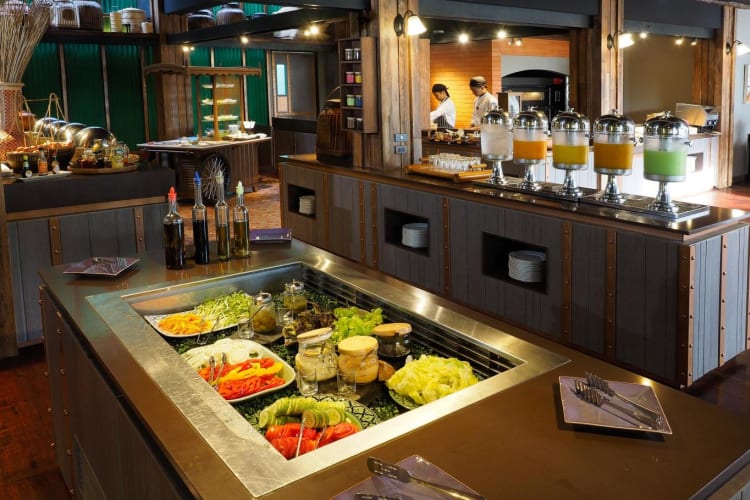 Chef Choms salad bar